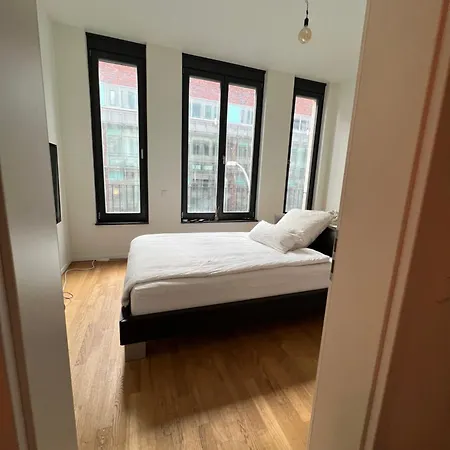 Berlin -central-mitte Light Filled 2bd דירה *