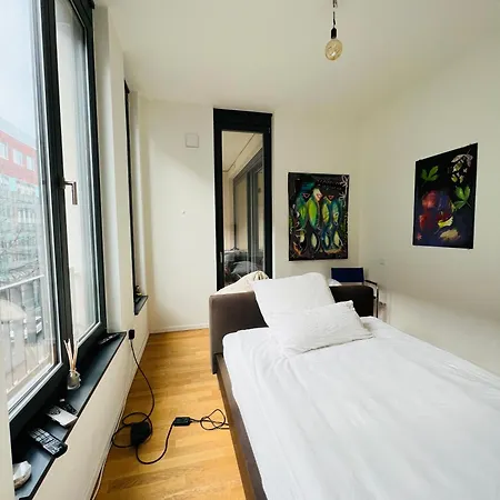 Berlin -central-mitte Light Filled 2bd * Niederdorla