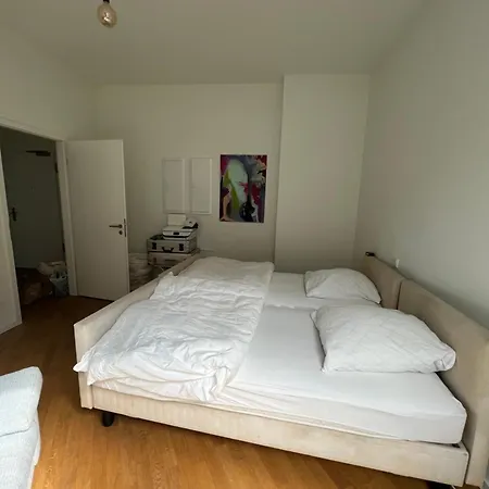 Berlin -central-mitte Light Filled 2bd *