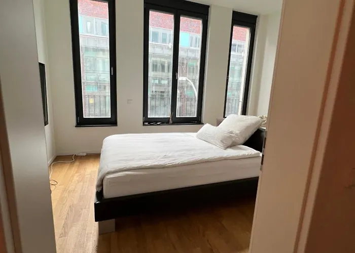 Berlin -central-mitte Light Filled 2bd דירה *